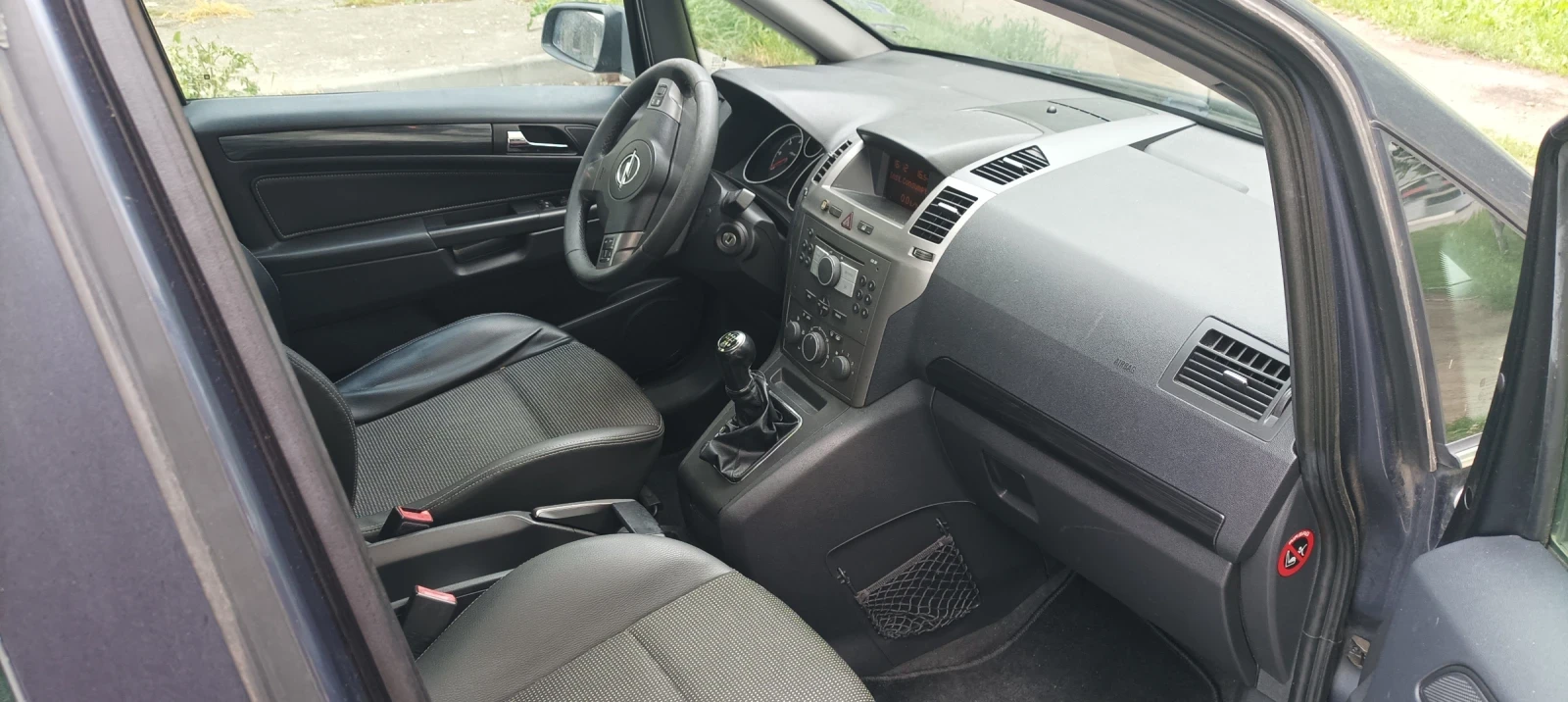 Opel Zafira Б - изображение 2