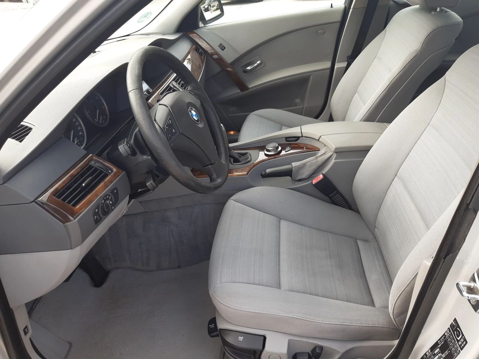 BMW 525 2.5 AVTOMAT - изображение 4
