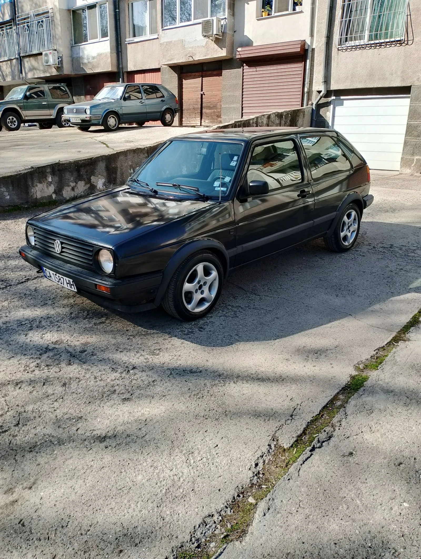 VW Golf 1.8 автоматик ! , снимка 2 - Автомобили и джипове - 53802978