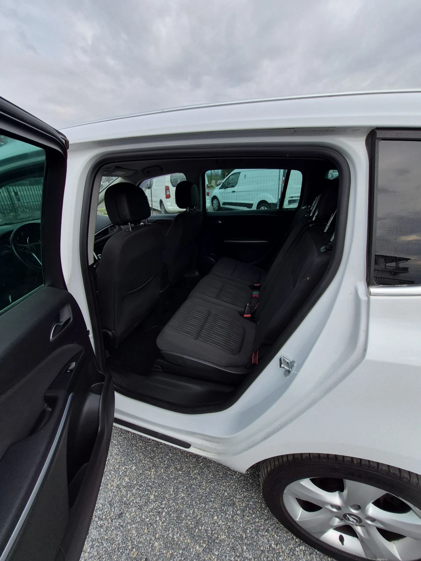 Opel Zafira 1.6 Turbo 7 места Evro 5, снимка 11 - Автомобили и джипове - 53877583