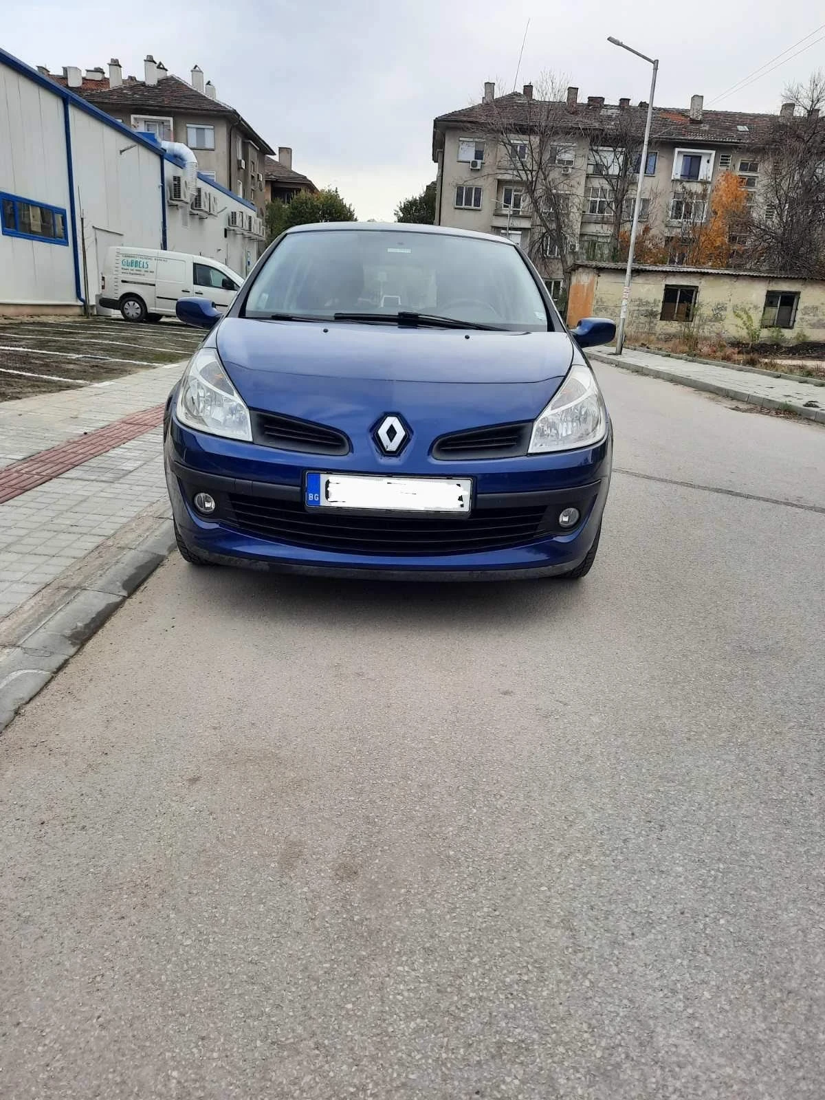Renault Clio 1.6, снимка 6 - Автомобили и джипове - 54098710