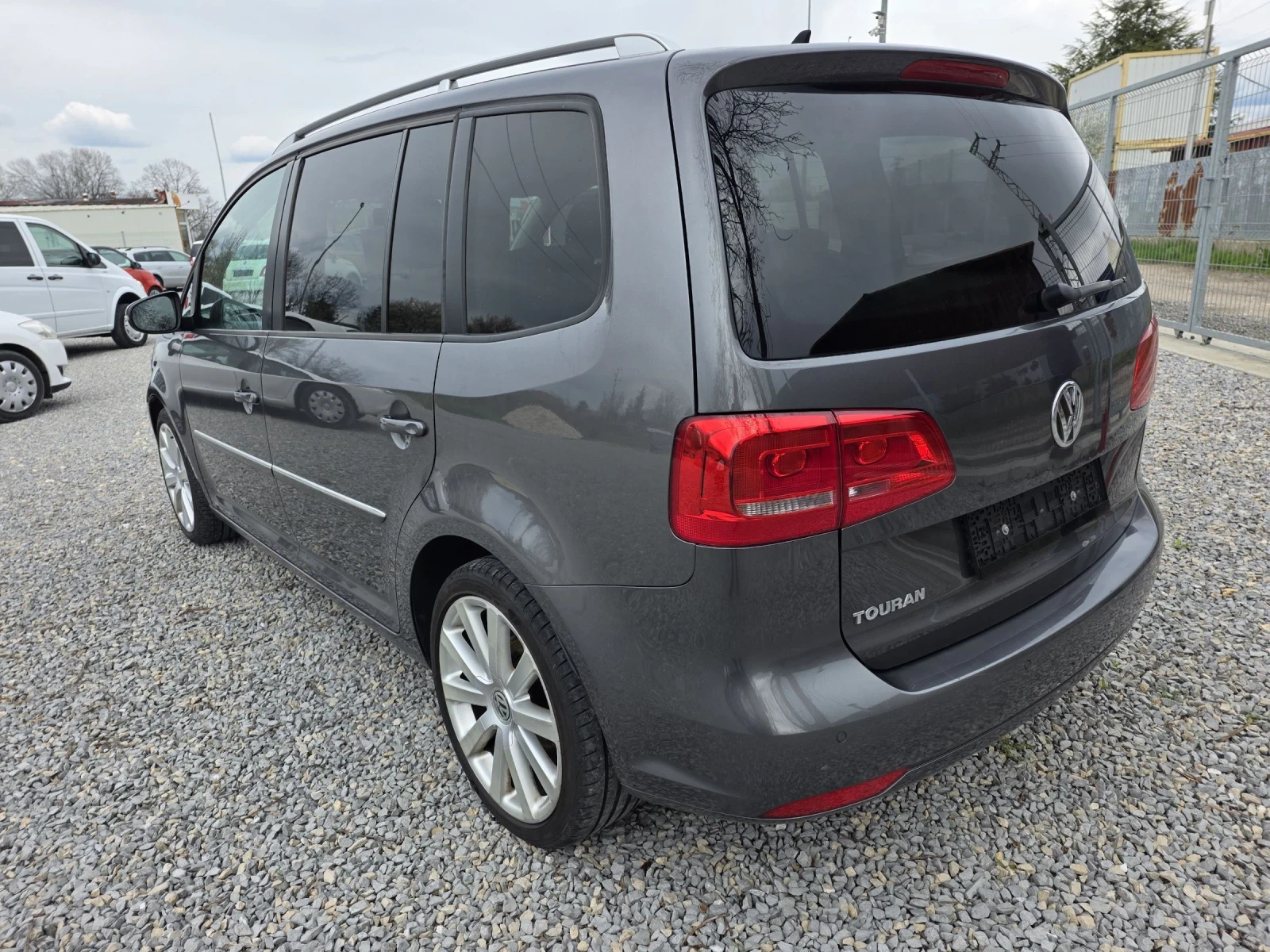 VW Touran 1.6tdi 105k.s Alkantara, Kamera, DVD, Podgrev | Mobile.bg � ����������� 6
