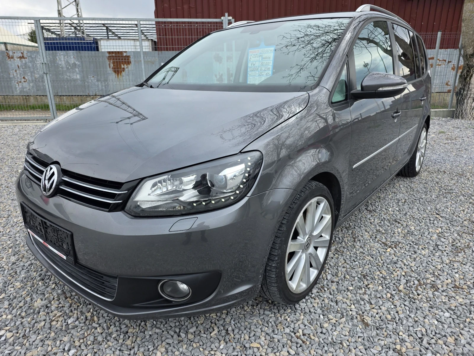 VW Touran 1.6tdi 105k.s Alkantara, Kamera, DVD, Podgrev | Auto.bg — изображение 1