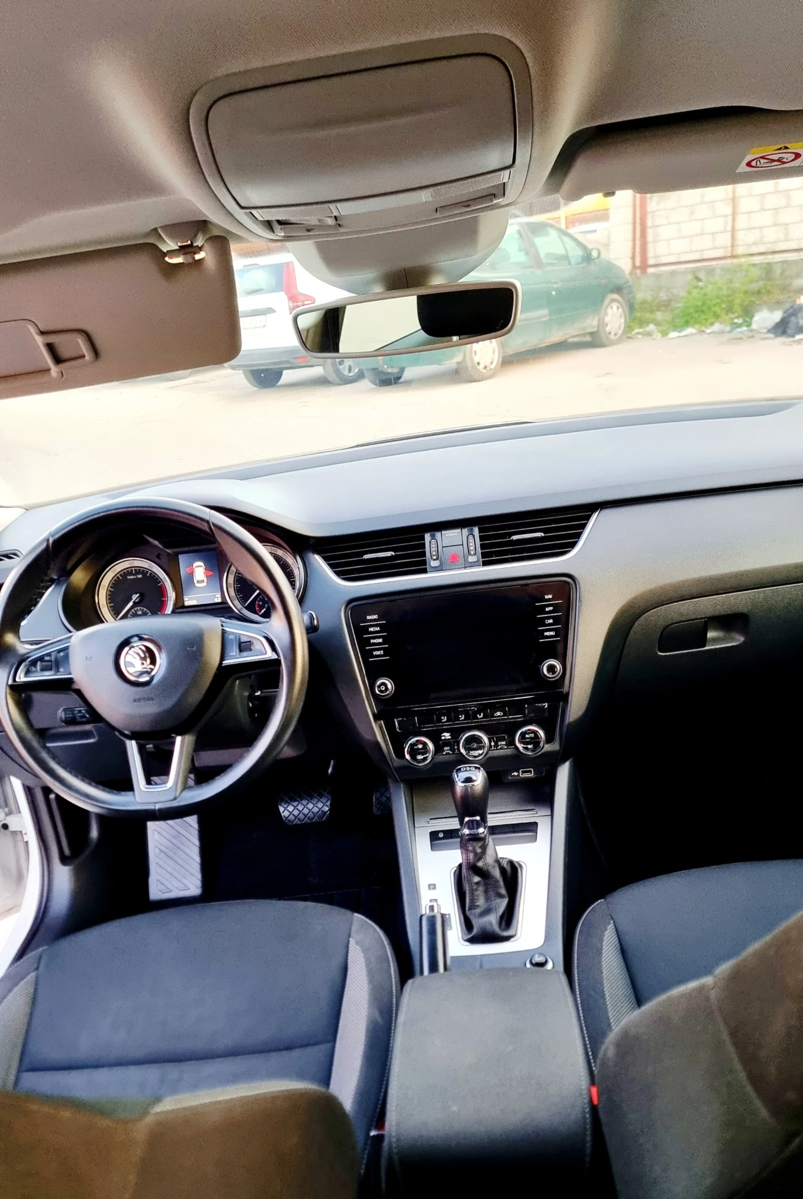 Skoda Octavia 1.5 CNG DSG7, снимка 10 - Автомобили и джипове - 54360416