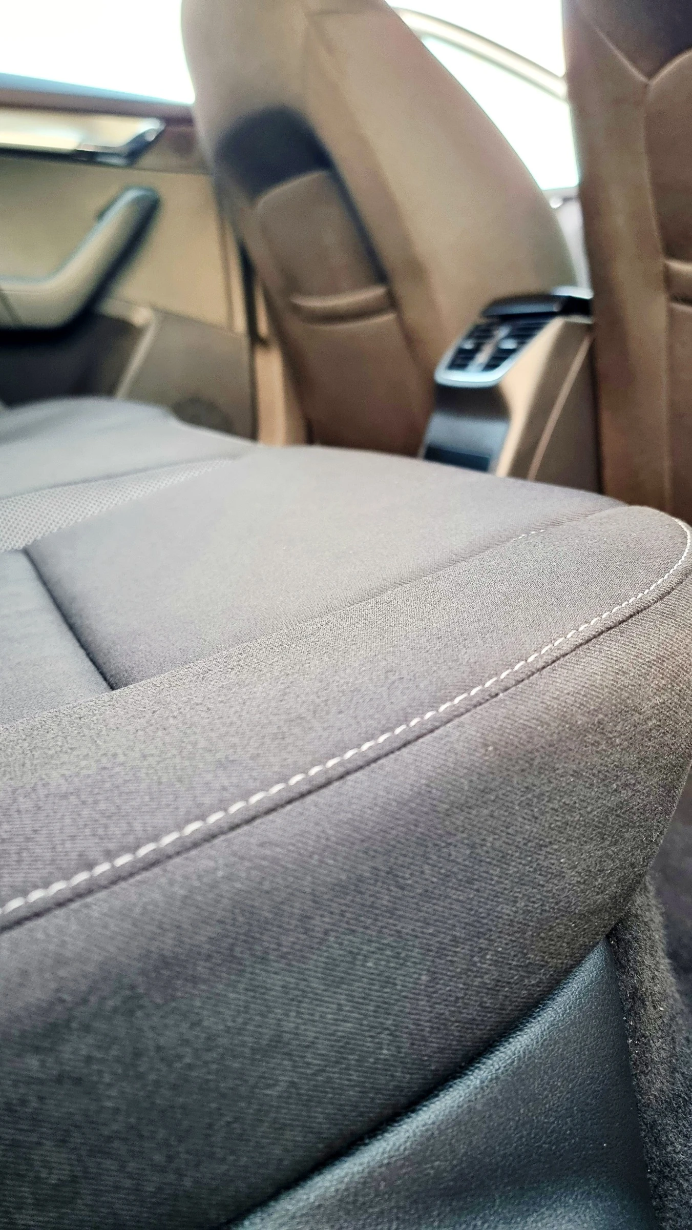 Skoda Octavia 1.5 CNG DSG7, снимка 9 - Автомобили и джипове - 54360416