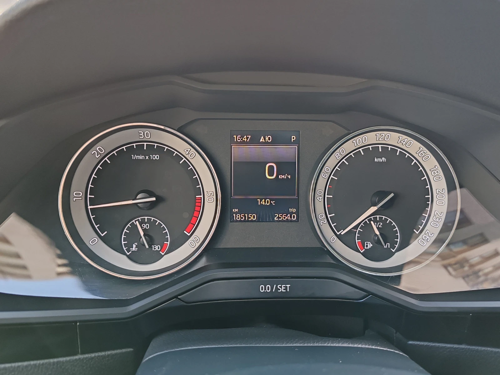 Skoda Superb 190 2.0D L&K , снимка 11 - Автомобили и джипове - 54459389