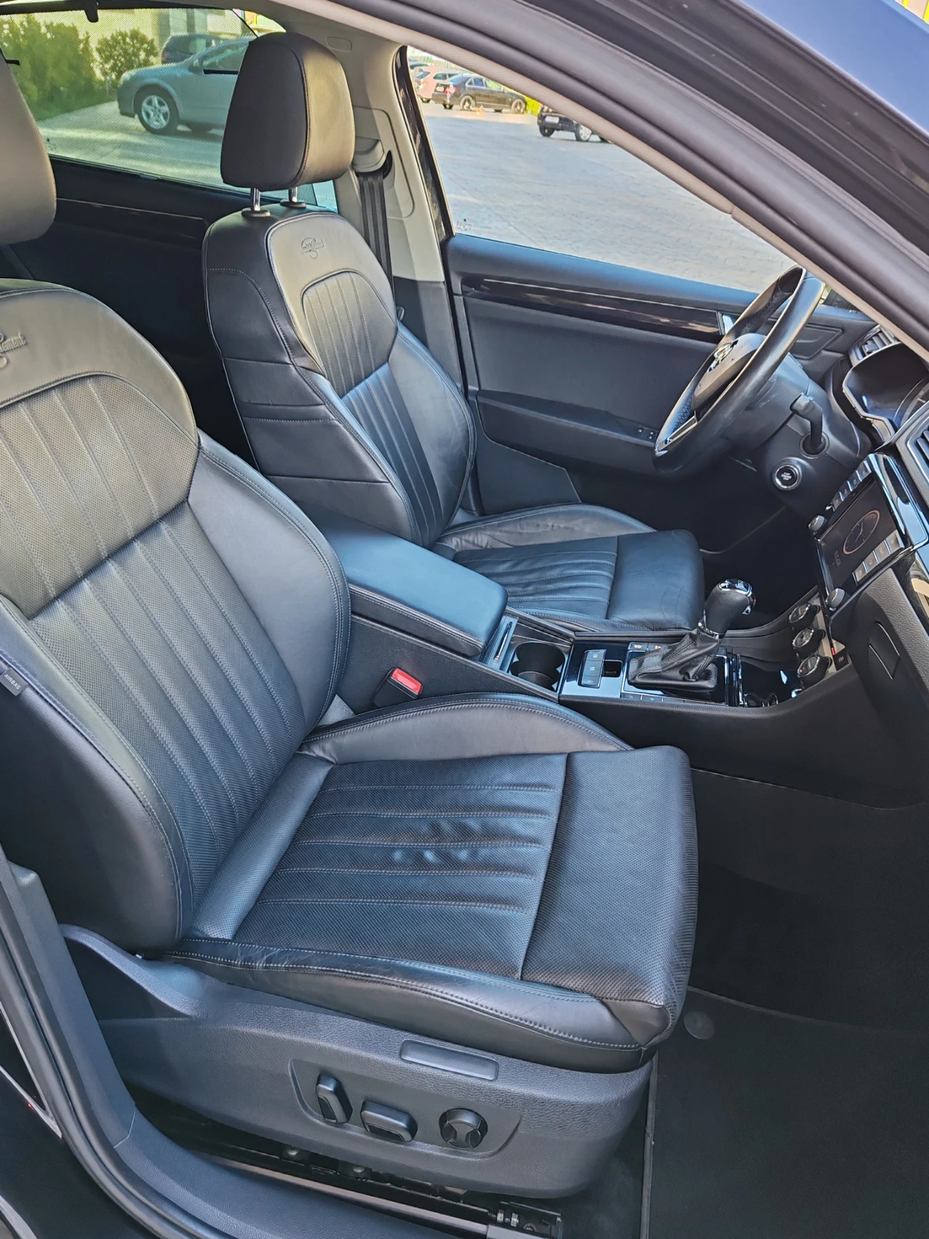 Skoda Superb 190 2.0D L&K , снимка 9 - Автомобили и джипове - 54459389