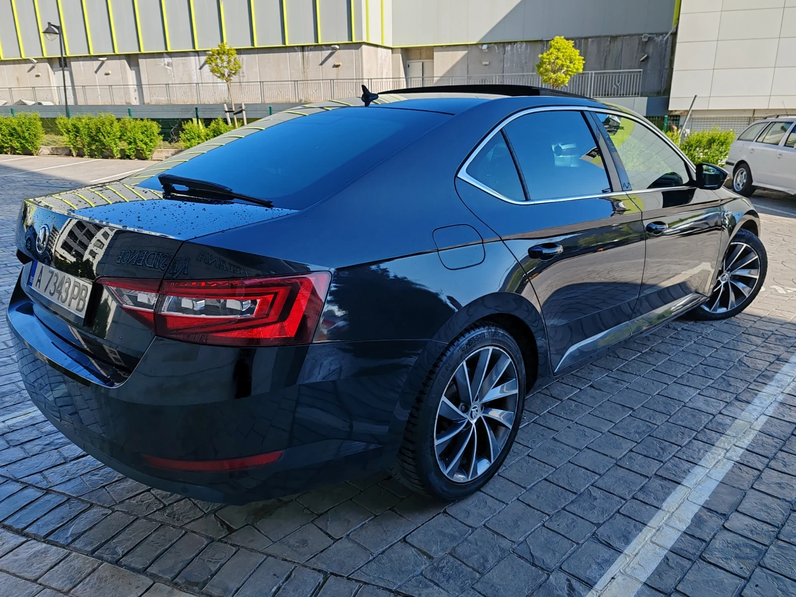 Skoda Superb 190 2.0D L&K , снимка 2 - Автомобили и джипове - 54459389