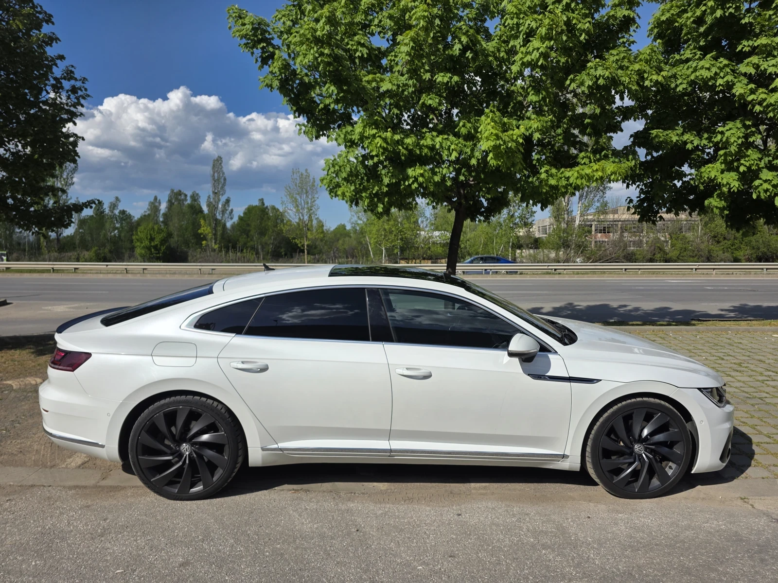 VW Arteon 2.0 BITDI  4 Motion R-Line, снимка 9 - Автомобили и джипове - 54477324