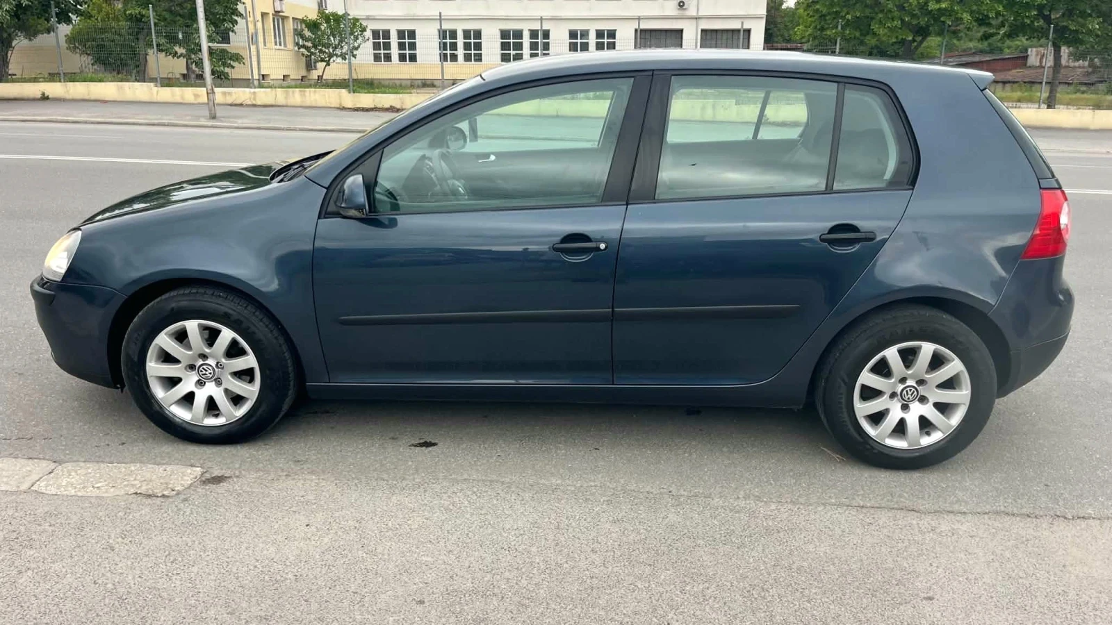 VW Golf 1.9 TDI, снимка 5 - Автомобили и джипове - 54651999