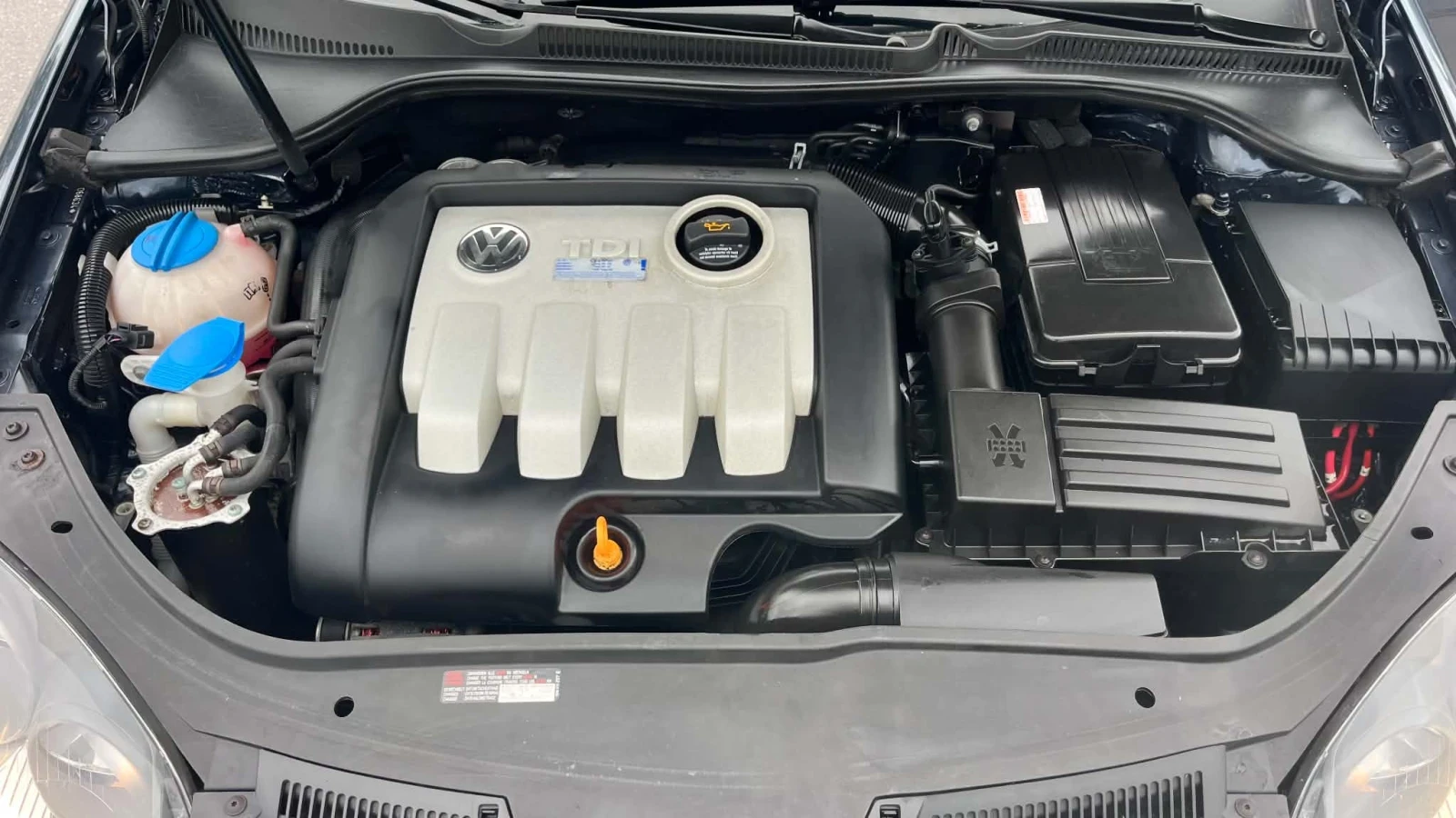 VW Golf 1.9 TDI, снимка 13 - Автомобили и джипове - 54651999
