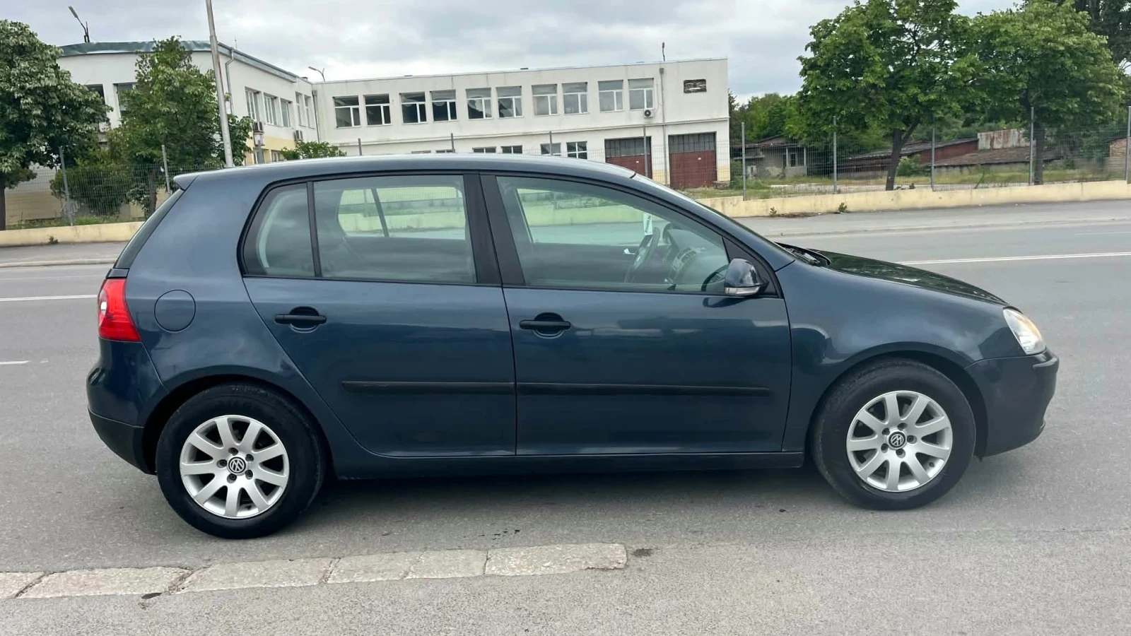 VW Golf 1.9 TDI, снимка 6 - Автомобили и джипове - 54651999