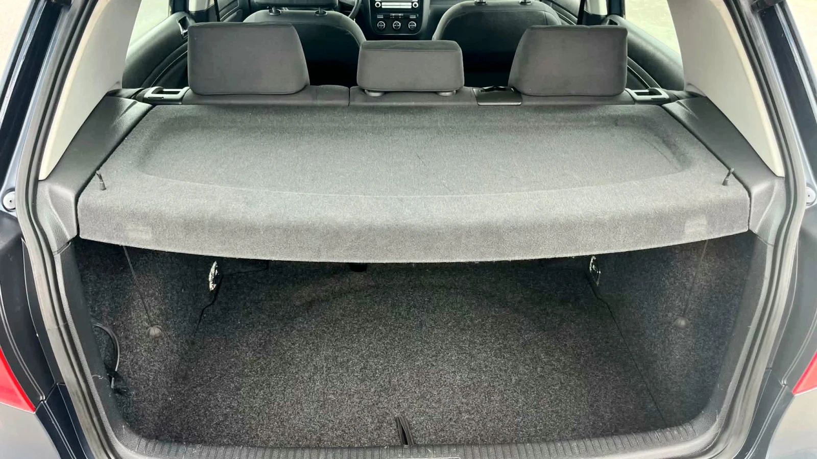VW Golf 1.9 TDI, снимка 12 - Автомобили и джипове - 54651999