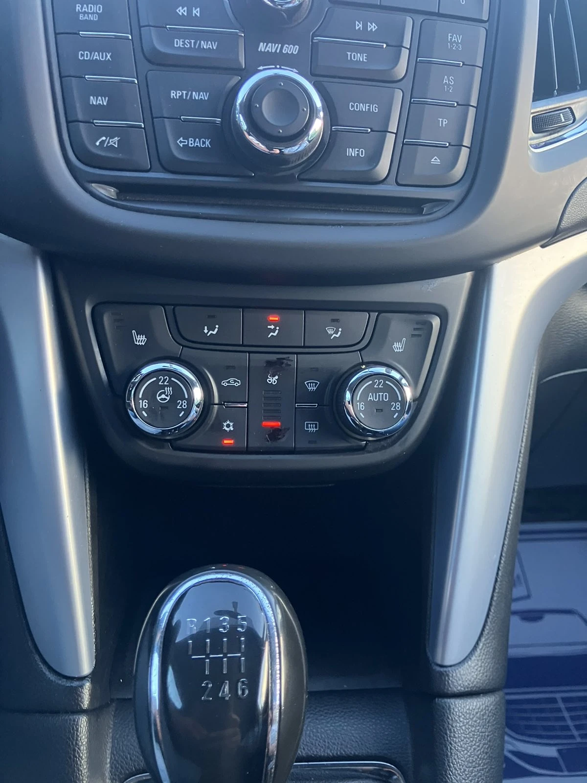Opel Zafira TOURER 2.0 6+ 1, снимка 12 - Автомобили и джипове - 55050899