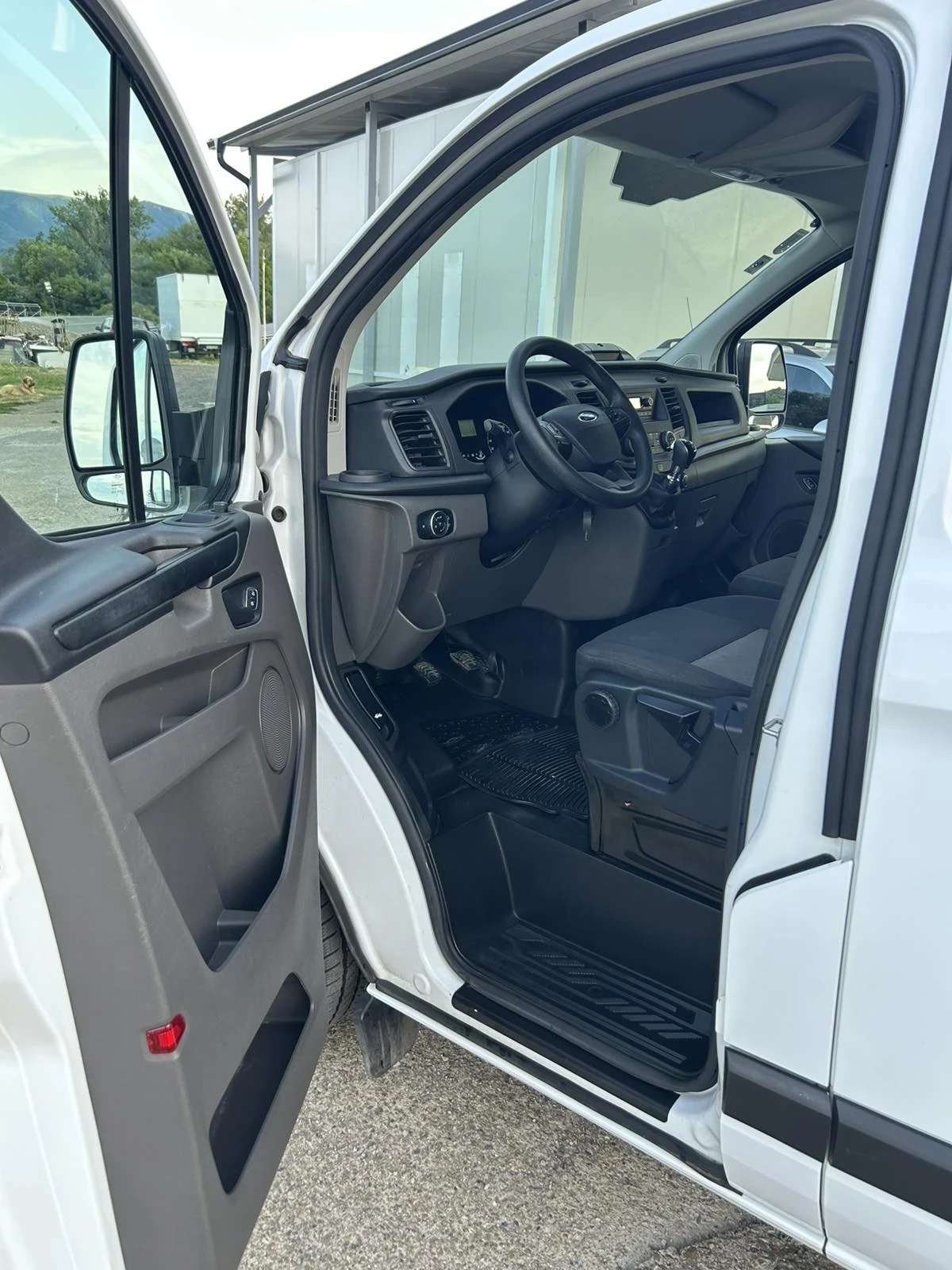 Ford Transit Custom 2.0D, 207000kм, 2021г., снимка 8 - Автомобили и джипове - 55549569
