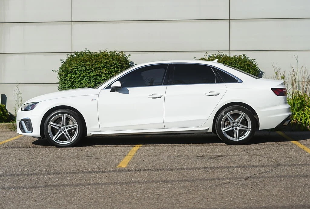 Audi A4 * S-LINE* Quattro* ПАНО* KEYLESS* Camera* ПОДГРЕВ*, снимка 4 - Автомобили и джипове - 55624533