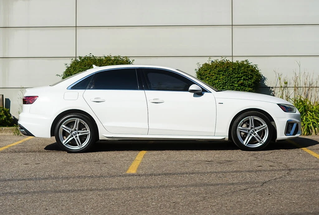 Audi A4 * S-LINE* Quattro* ПАНО* KEYLESS* Camera* ПОДГРЕВ*, снимка 5 - Автомобили и джипове - 55624533