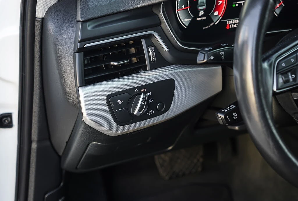 Audi A4 * S-LINE* Quattro* ПАНО* KEYLESS* Camera* ПОДГРЕВ*, снимка 8 - Автомобили и джипове - 55624533