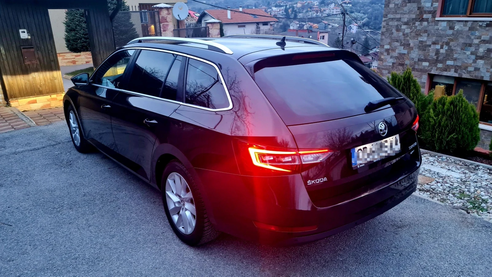 Skoda Superb 2.0 TDi, снимка 5 - Автомобили и джипове - 55894187
