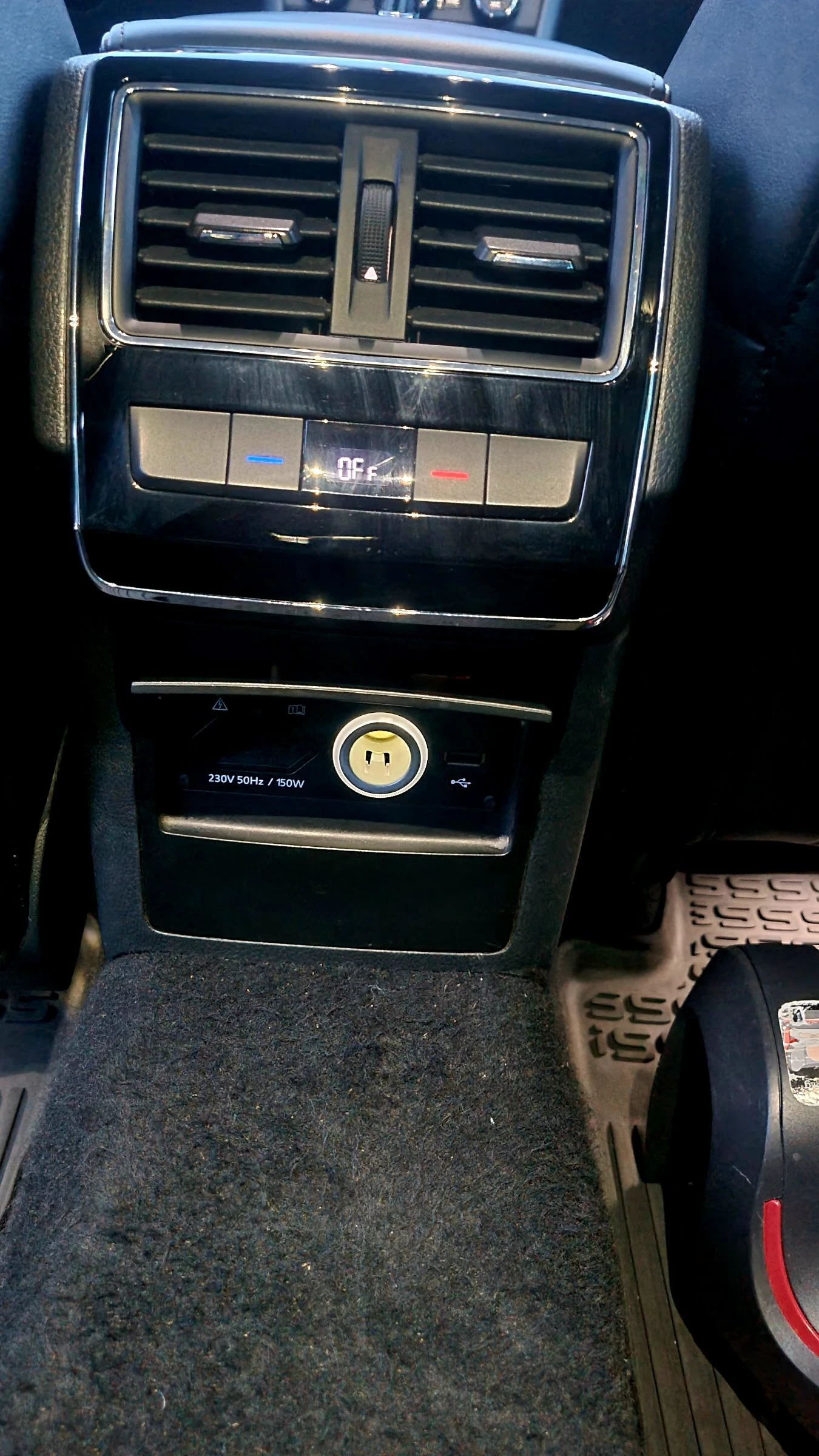 Skoda Superb 2.0 TDi, снимка 10 - Автомобили и джипове - 55894187