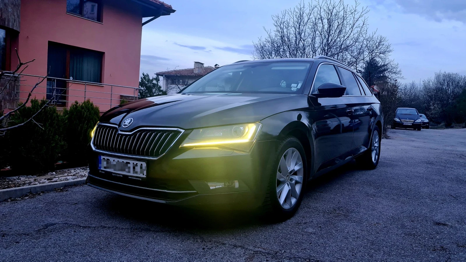 Skoda Superb 2.0 TDi, снимка 2 - Автомобили и джипове - 55894187