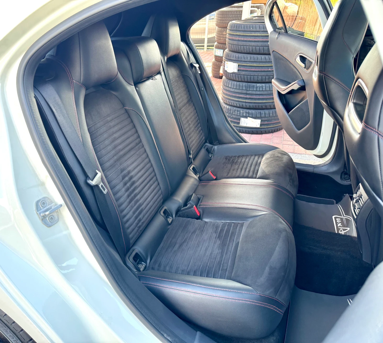 Mercedes-Benz A 200 AMG#PANORAMA#CAMERA#ALCANTARA, снимка 13 - Автомобили и джипове - 56136792