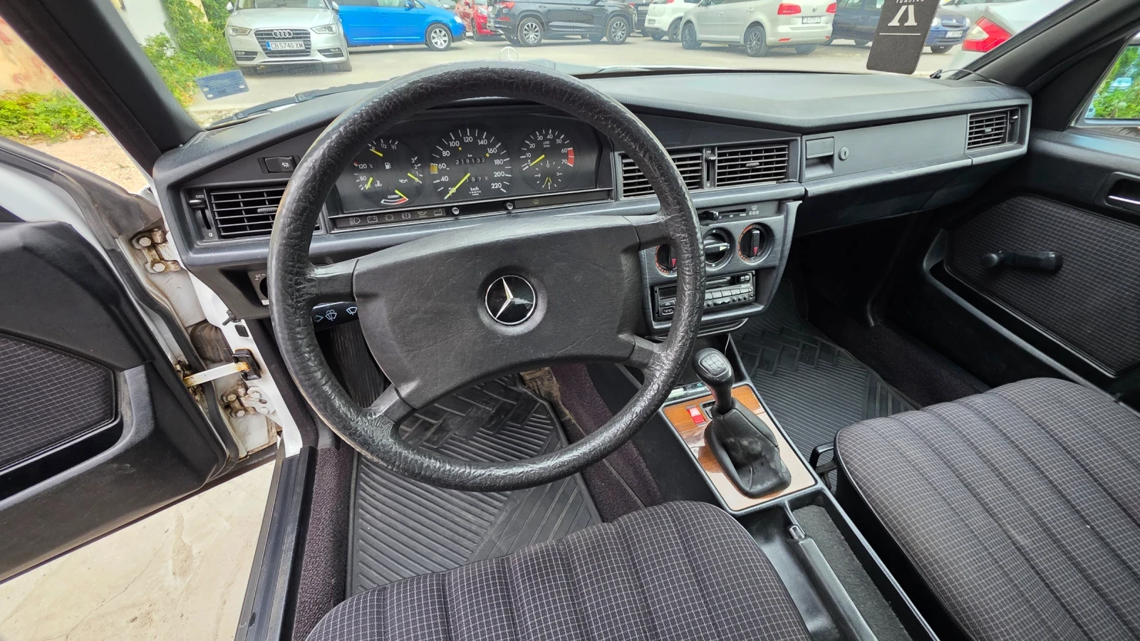 Mercedes-Benz 190 2.0 i benzin , снимка 10 - Автомобили и джипове - 56138324