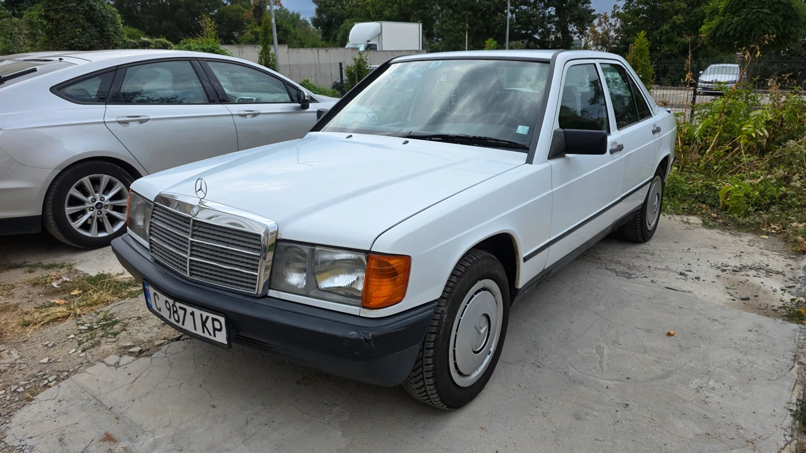 Mercedes-Benz 190 2.0 i benzin , снимка 4 - Автомобили и джипове - 56138324