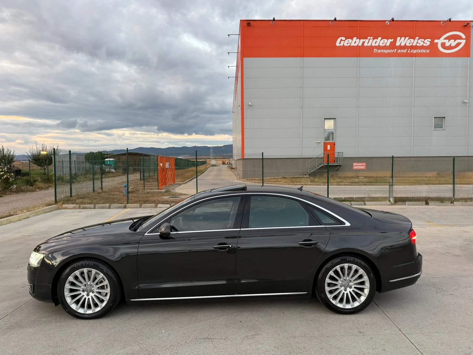 Audi A8 4.2TDI FULL EXCLUSIVE 3xTV, снимка 4 - Автомобили и джипове - 56202768