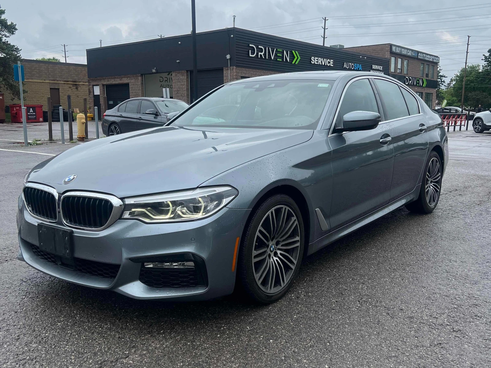 BMW 530 XDRIVE * CARFAX * AWD * NAV
