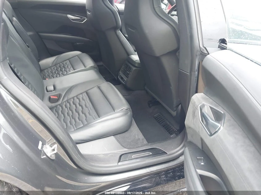 Audi E-Tron GT Prestige Quattro, снимка 8 - Автомобили и джипове - 56366817