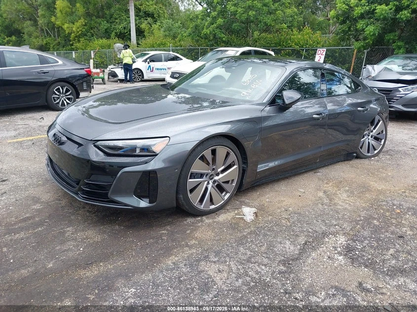 Audi E-Tron GT Prestige Quattro, снимка 2 - Автомобили и джипове - 56366817