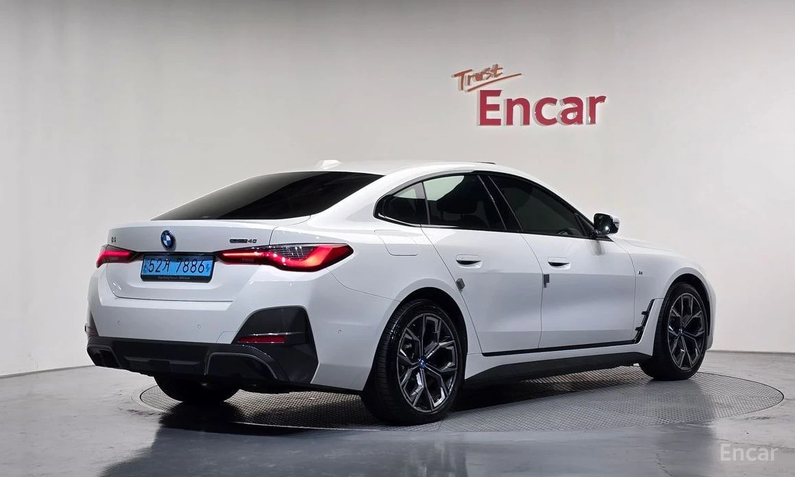BMW i4, снимка 2 - Автомобили и джипове - 56595007