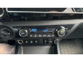 Toyota Hilux Double Cab 2.4D 6AT 4x4 Invincible, снимка 10
