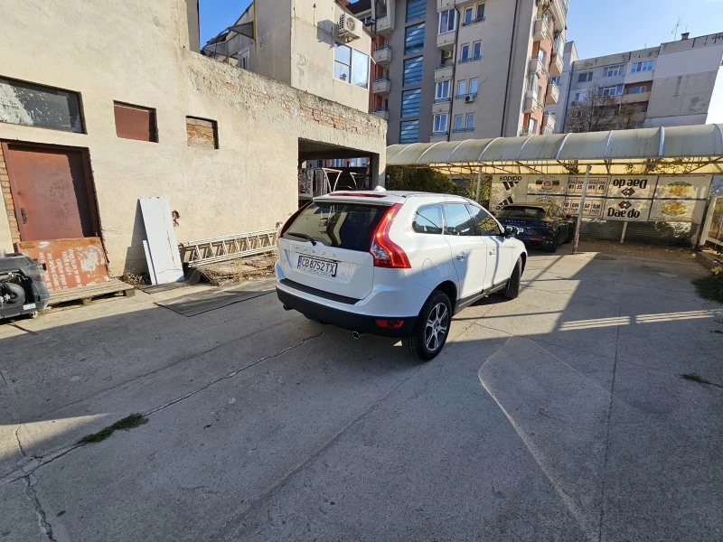 Volvo XC60, снимка 16 - Автомобили и джипове - 47805837