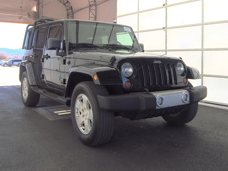 Jeep Wrangler Unlimited Sahara 3.8L * ТОП* , снимка 1 - Автомобили и джипове - 48052396