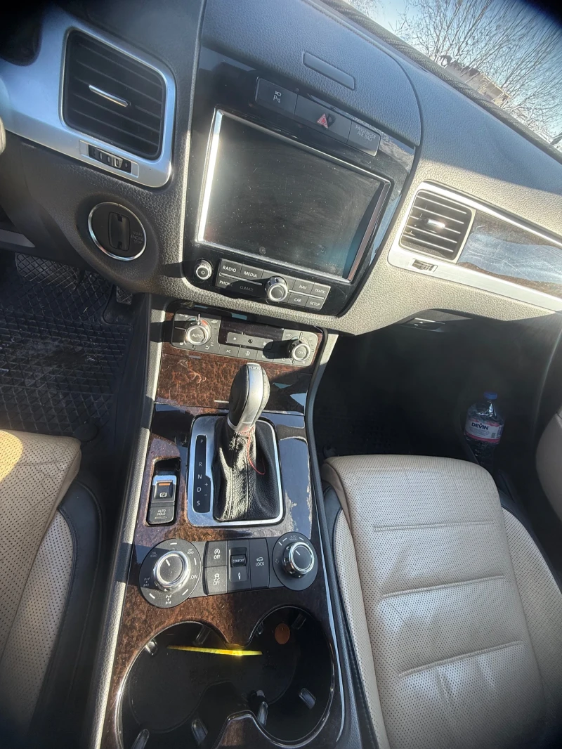 VW Touareg, снимка 10 - Автомобили и джипове - 53074529