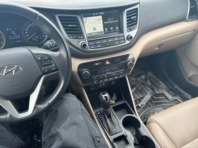 Hyundai Tucson * Luxury * CARFAX * БЕЗ ПЪРВОНАЧАЛНА ВНОСКА, снимка 9 - Автомобили и джипове - 53269061