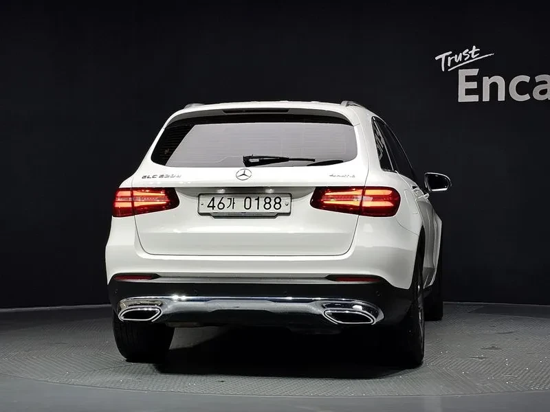 Mercedes-Benz GLC 220 4MATIC - САМО 30% АВАНС, снимка 4 - Автомобили и джипове - 56005617
