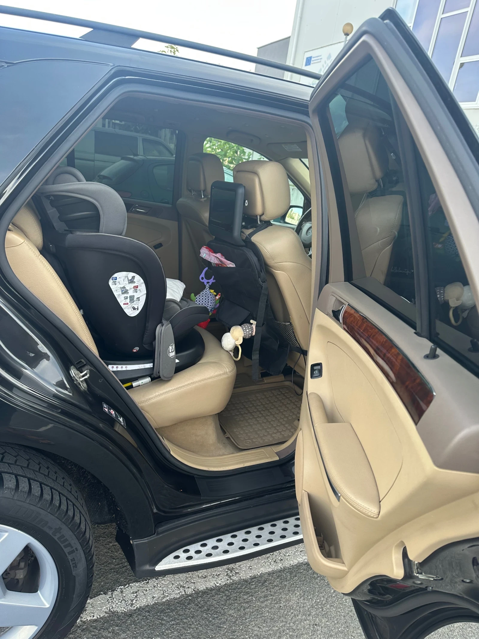 Mercedes-Benz ML 500  - изображение 8