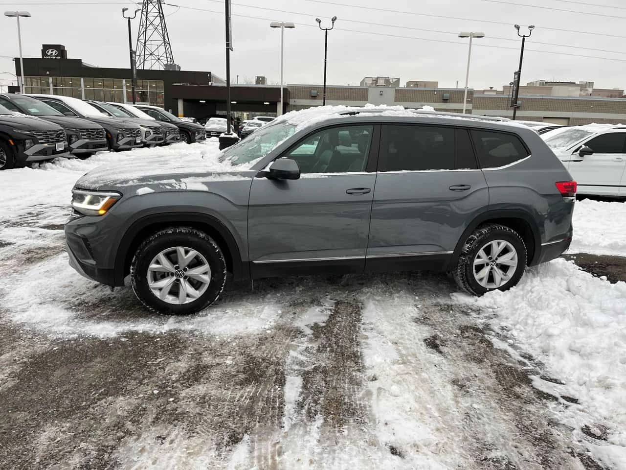 VW Atlas * Highline * 4MOTION * PANO * KEYLESS * CARFAX - изображение 2