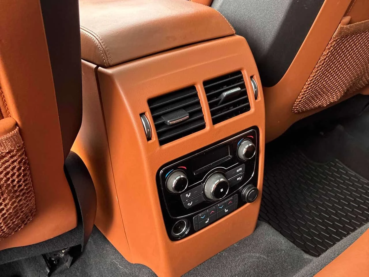 Jaguar F-PACE * SVR * CARFAX * ���� �� �� | Mobile.bg � ����������� 14