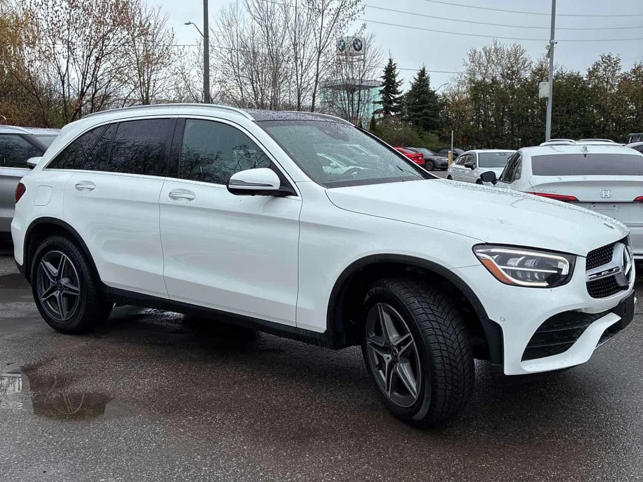 Mercedes-Benz GLC 300 4MATIC* DISTRONIC* 360КАМЕРИ* + ГУМИ , снимка 3 - Автомобили и джипове - 54346129