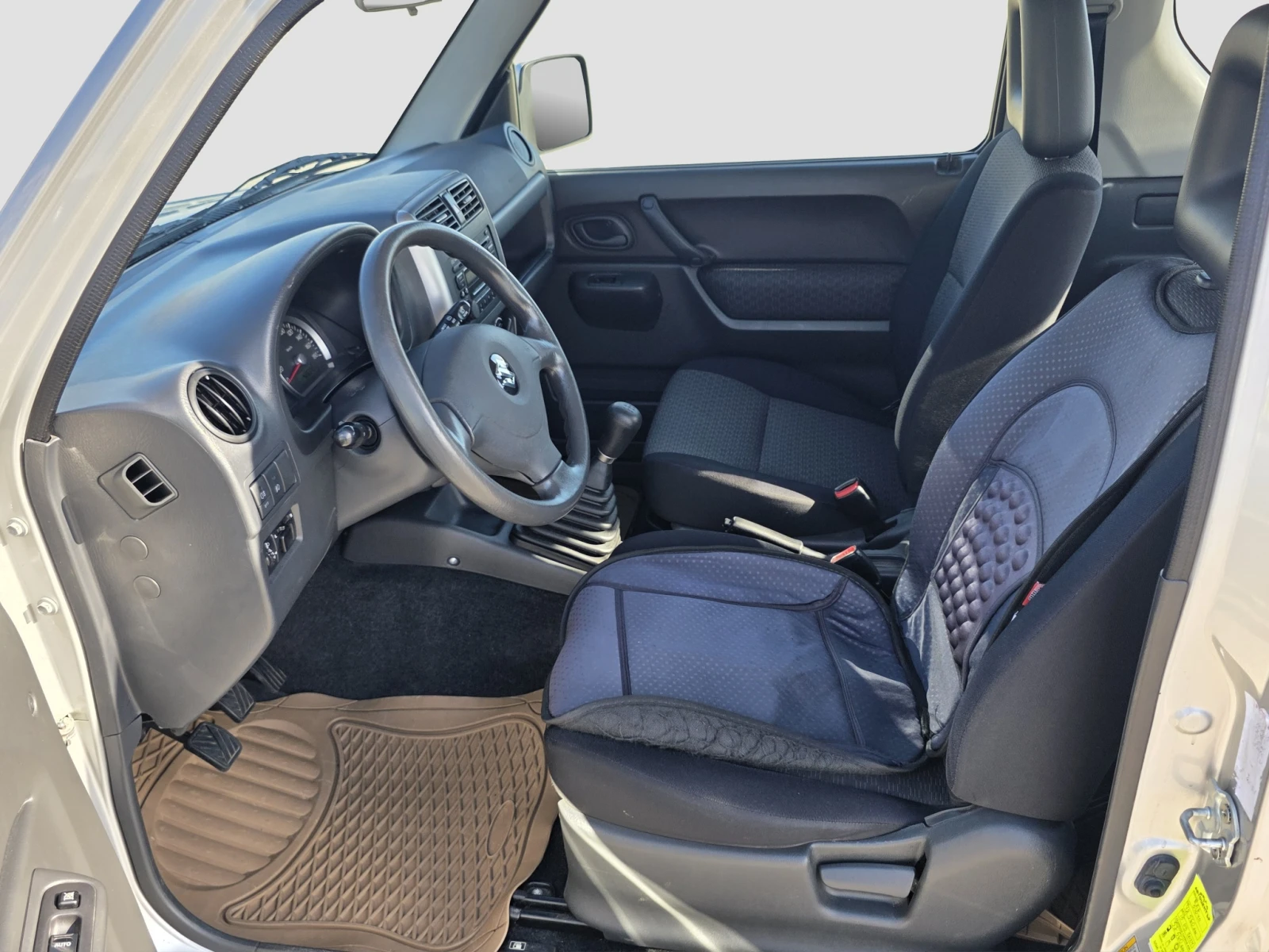 Suzuki Jimny 1.5 DDIS, снимка 9 - Автомобили и джипове - 54863160
