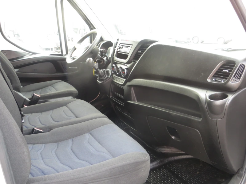 Iveco Daily 35C16 ФУРГОН С ПАДАЩ БОРД, снимка 11 - Бусове и автобуси - 51052079