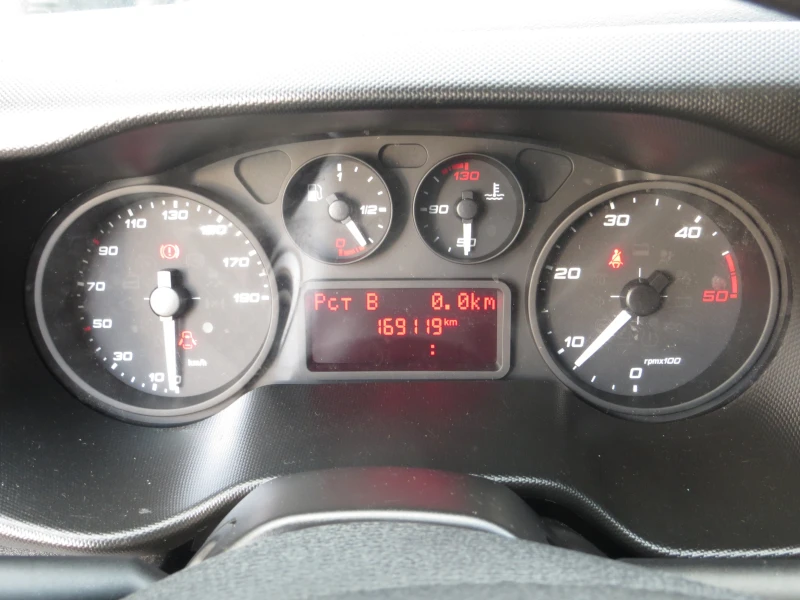 Iveco Daily 35C16 ФУРГОН С ПАДАЩ БОРД, снимка 10 - Бусове и автобуси - 51052079