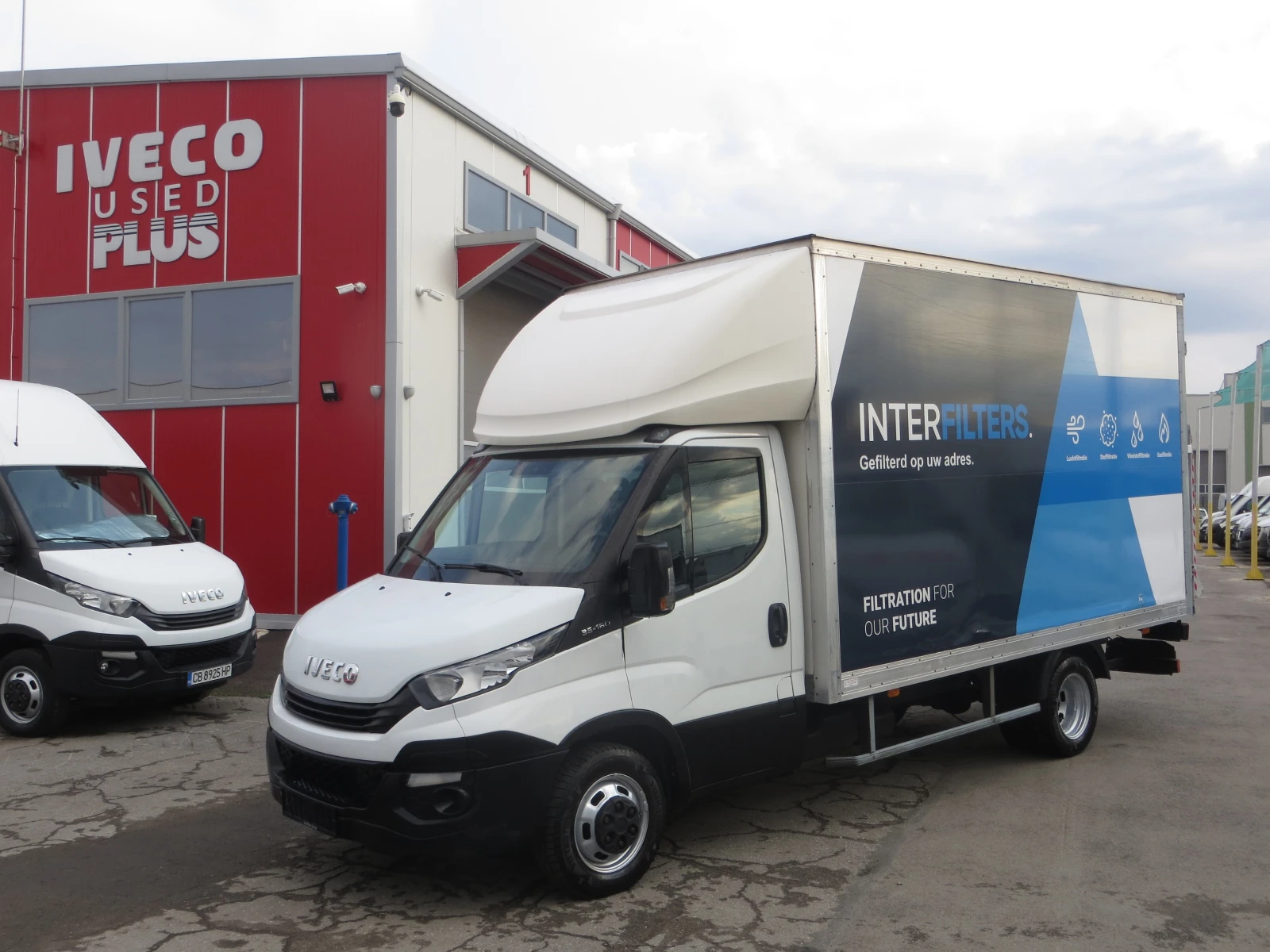 Iveco Daily 35C16 ФУРГОН С ПАДАЩ БОРД, снимка 1