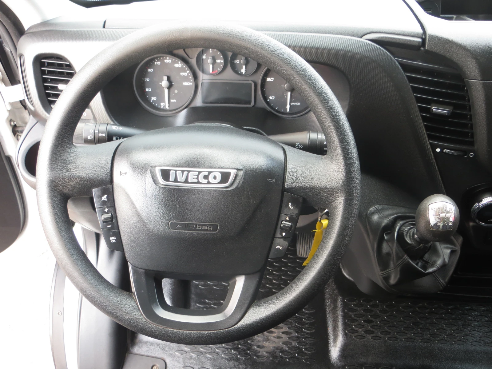 Iveco Daily 35C16 ФУРГОН С ПАДАЩ БОРД - изображение 8