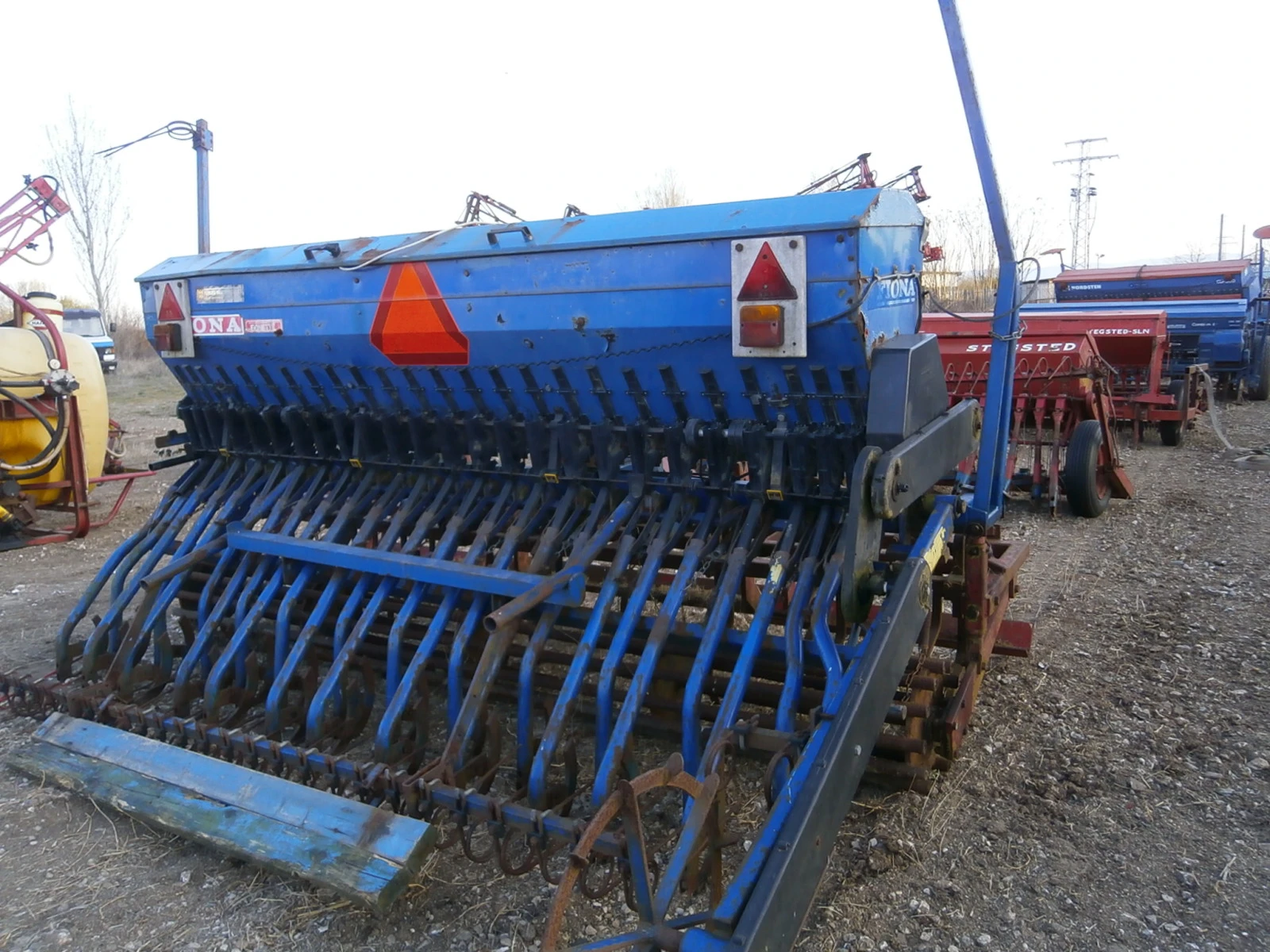 Сеялка Fiona NOV VNOS R90/3.00, снимка 1