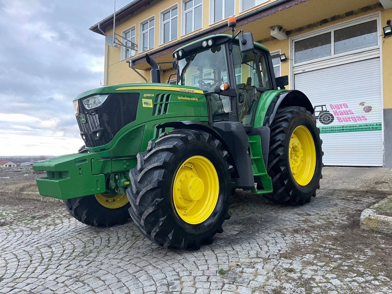 Трактор John Deere 6195M POWER QUAD НОВИ ГУМИ ЛИЗИНГ - изображение 3